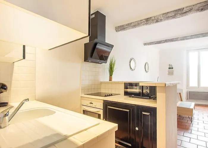 Charm Of Vieil Antibes, Quiet 2-4pers Apartman Antibes